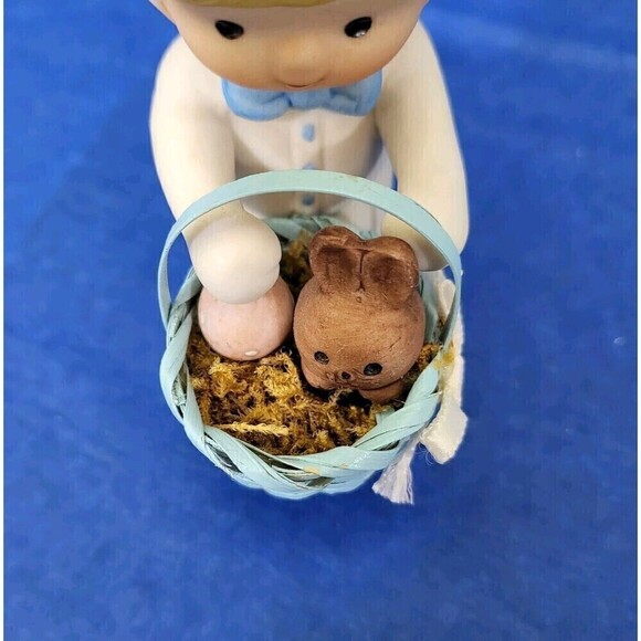 Enesco Holly Babes Easter Baby in Bunny Suit Blue Woven Basket Figurine 1983 - Picture 8 of 12